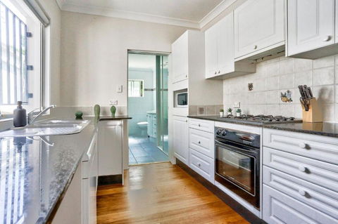 Gorgeous 2 Bedroom House Ultimo 2 E-Bikes Included - Tourism Canberra 4
