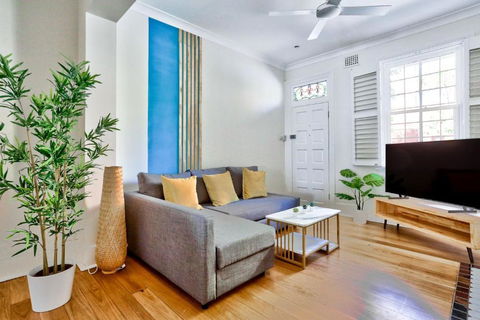 Gorgeous 2 Bedroom House Ultimo 2 E-Bikes Included - Tourism Canberra 1