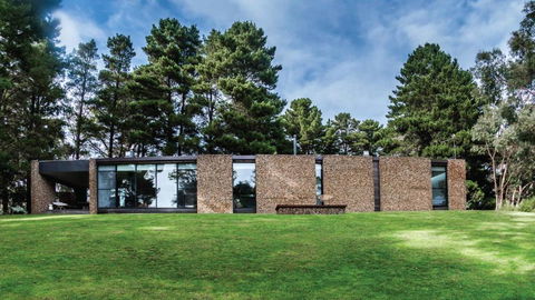 Gabion Hill House Glenlyon - Tourism Canberra 1
