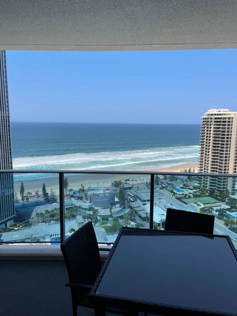 H Luxury Apartment At Surfers Paradise High Floor - Tourism Canberra 3
