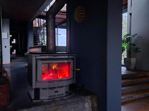Grand Designs Eco Bush Retreat - Tourism Canberra 2