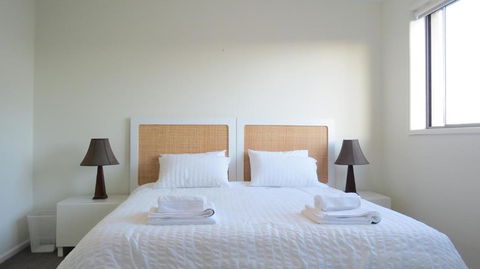 GREENWAY WATERS Apartments - Tourism Canberra 4