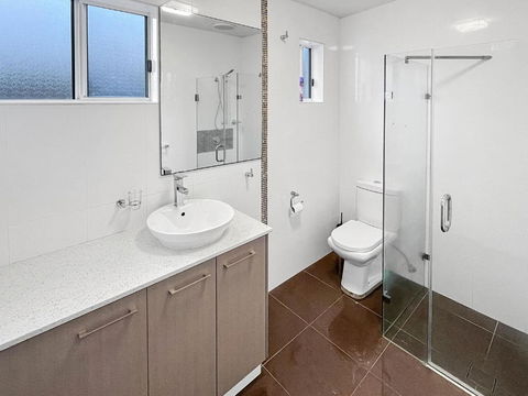 H2O Holiday Apartments - Unit 10 - Tourism Canberra 1