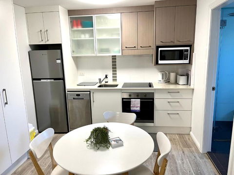 H2O Holiday Apartments - Unit 4 - Tourism Canberra 2