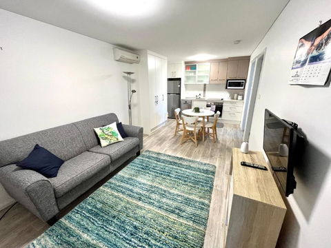 H2O Holiday Apartments - Unit 4 - Tourism Canberra 1
