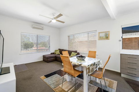 H2O Holiday Apartments Unit 5 - Tourism Canberra 3