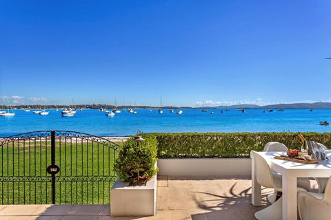 H3 Port Stephens - Tourism Canberra 0
