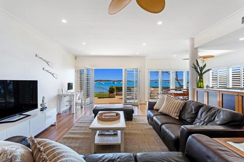 H3 Port Stephens - Tourism Canberra 2