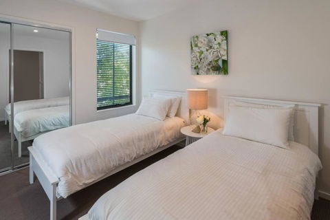 H6B - Round About Bulimba - Tourism Canberra 3