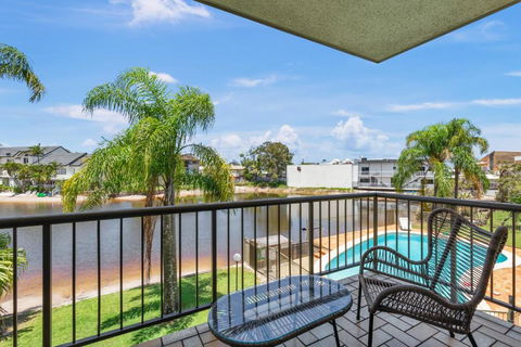 HACIENDA- CANAL VIEWS AND COMFORT - Tourism Canberra 3