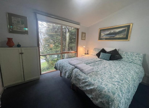 Halls Retreat - Luxury With A Spa - Tourism Canberra 3