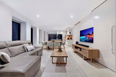 GUARANTEED OCEAN VIEW - Level 16 And Up - Soul Surfers Paradise - Self Contained &Privately Managed - Tourism Canberra 2