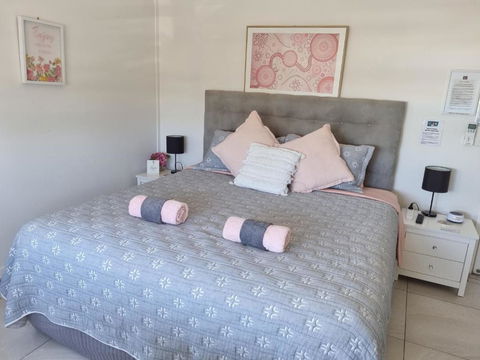 GUESTHOUSE On REGENT Bed & Breakfast - Tourism Canberra 2