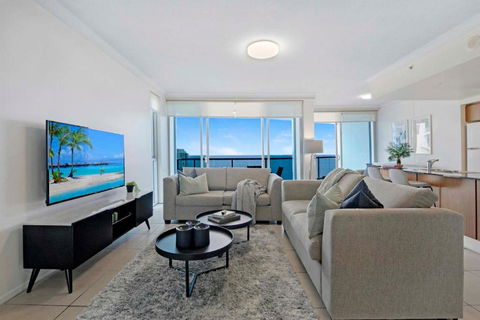 HIGH FLOOR GUARANTEE - 3 Bedroom Plus Study Apartments At Chevron Renaissance - Self Contained & Privately Managed - Wow Stay - Tourism Canberra 2