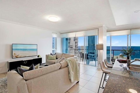 HIGH FLOOR GUARANTEE - 3 Bedroom Plus Study Apartments At Chevron Renaissance - Self Contained & Privately Managed - Wow Stay - Tourism Canberra 1