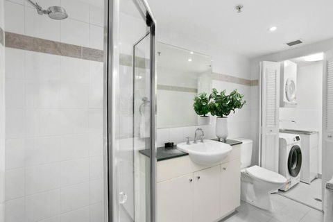 HELP1 - Chatswood Charm Central Apartment Near Station - Tourism Canberra 3