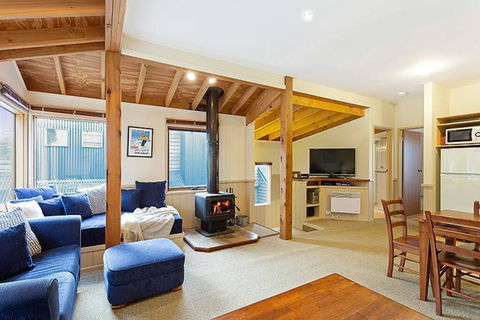 HAY SHED Chalet, Alpine-getaways - Tourism Canberra 3