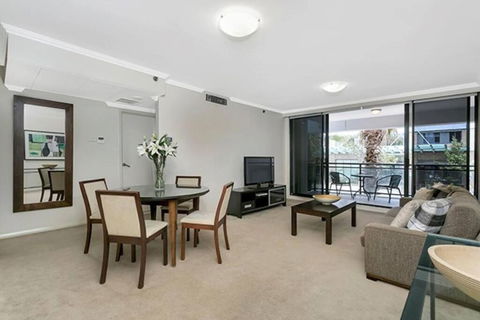 HERB1-Tastefully Furnished & Designed St Leonards - Tourism Canberra 0