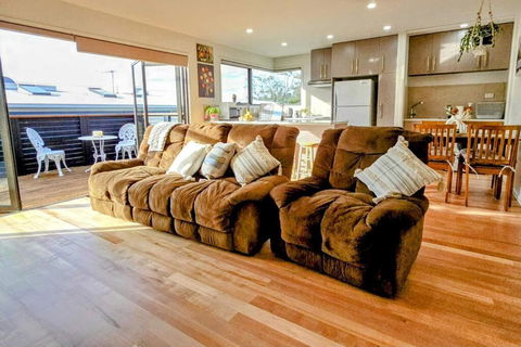 Hideaway By The Bay - Tourism Canberra 1
