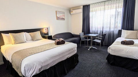 Highlands Motor Inn - Tourism Canberra 1