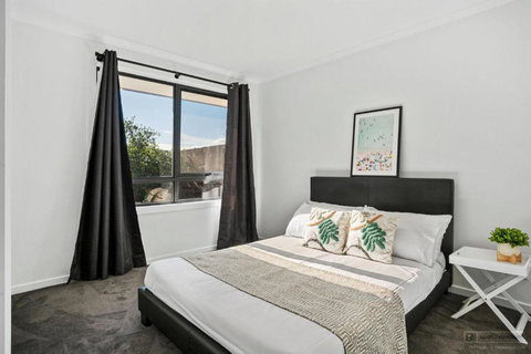 Hobart 4 Bedroom Cosy Stayz - Tourism Canberra 0