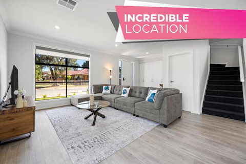 Home Abroad - 3BR With Dedicated Workspace - Tourism Canberra 0