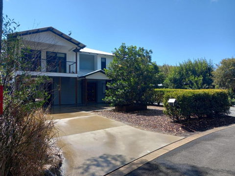 Ibis 9 House - Tourism Canberra 0