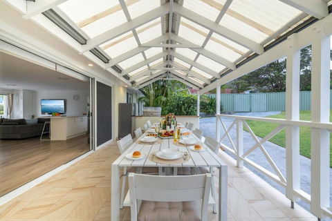 Illaroo House 16 Verona Rd - Pet Friendly, Boat Parking, Wi-Fi - Tourism Canberra 0