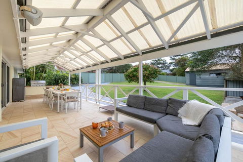 Illaroo House 16 Verona Rd - Pet Friendly, Boat Parking, Wi-Fi - Tourism Canberra 1