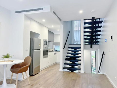 Inn Central Townhouse At Canberra - Tourism Canberra 1