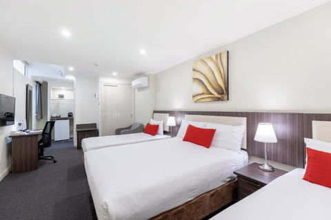Ibis Styles Kingsgate Hotel - Tourism Canberra 3