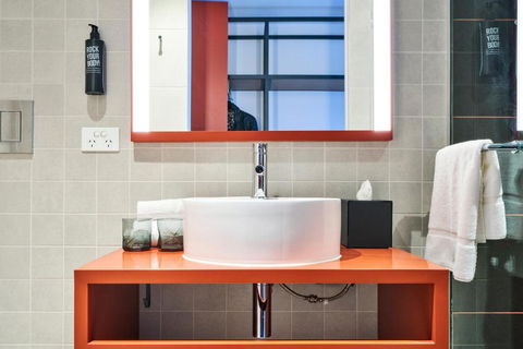 Ibis Styles Melbourne Airport - Tourism Canberra 1