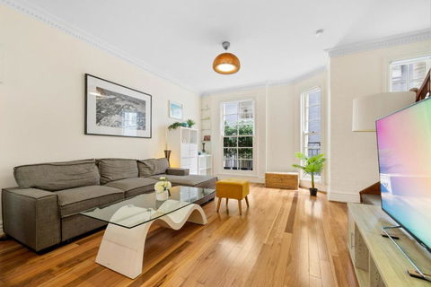 Ideally Located 3 BR With Parking & Central & Darling Harbour-10 Mins Walk - Tourism Canberra 2