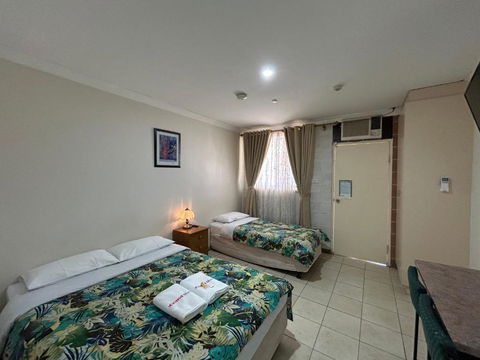 IGrand Motel - Tourism Canberra 1