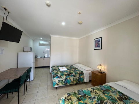 IGrand Motel - Tourism Canberra 0