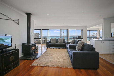 Il Mare The Ocean - Tourism Canberra 3