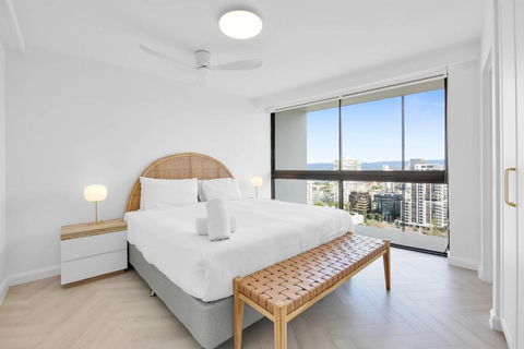 Impeccable Oceanfront 2-Bed With BBQ, Views & Pool - Tourism Canberra 2