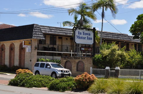 In Town Motor Inn - Tourism Canberra 0