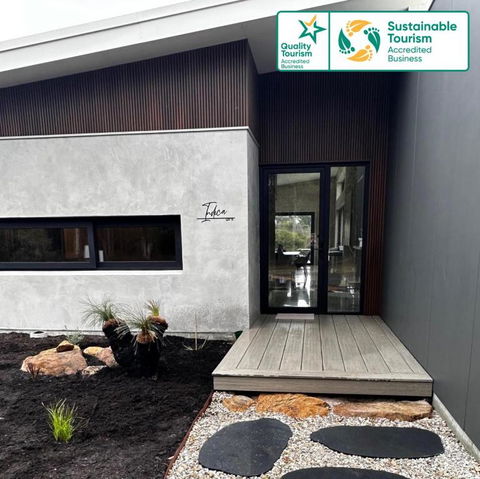 INDICA HEMP HOUSE - Multi Award Winning-Luxury-Eco Designed House-lake Views-hot Tub-Cinema - Tourism Canberra 0