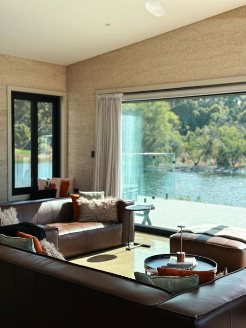 INDICA HEMP HOUSE - Multi Award Winning-Luxury-Eco Designed House-lake Views-hot Tub-Cinema - Tourism Canberra 2