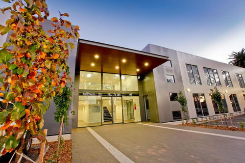 Indulge Apartments - Ontario - Tourism Canberra 1