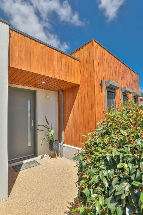 Indulge Luxury Homes - Dockside Marina - Tourism Canberra 2