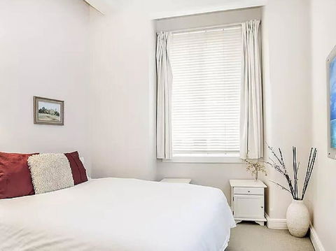 Inner City 2 Bedroom Apartment Self Catering - Tourism Canberra 2