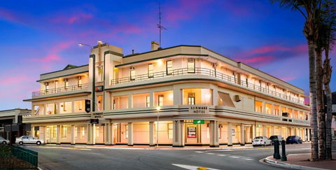 Hotel Renmark - Tourism Canberra 0