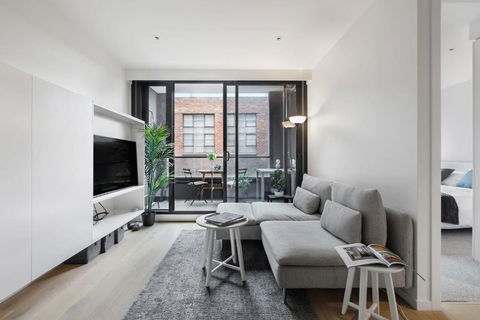 Inner-city Chic Near Markets And Flagstaff Station - Tourism Canberra 0