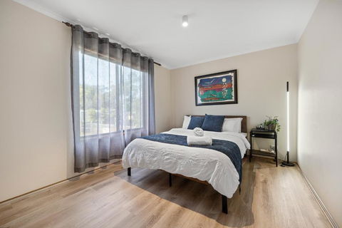 INVERLOCH Beach House - Tourism Canberra 3
