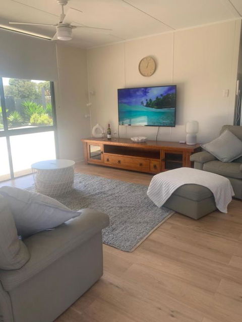 Investigator Beach Breeze Apartments U1 - Tourism Canberra 0