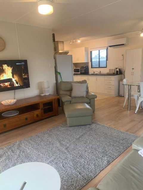 Investigator Beach Breeze Apartments U1 - Tourism Canberra 1
