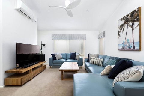 Invy Surf Hideaway - Tourism Canberra 2