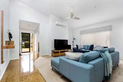 Invy Surf Hideaway - Tourism Canberra 3